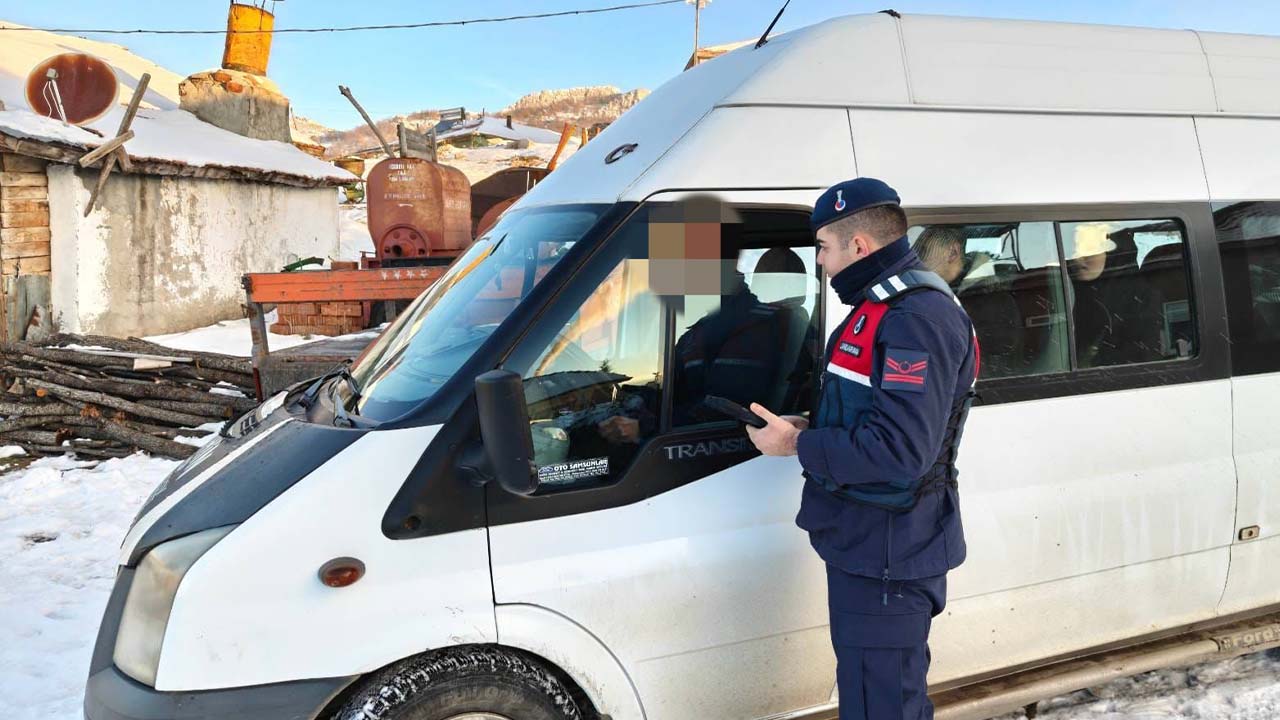 Kadışehri’nde Okul Çevresinde Jandarmadan Sıkı Güvenlik Denetimi