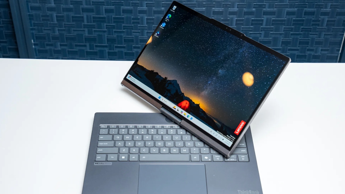 Lenovo'dan Teknolojide Yeni Dönem: Kendi Etrafında Dönen Bilgisayar Satışa Çıkıyor