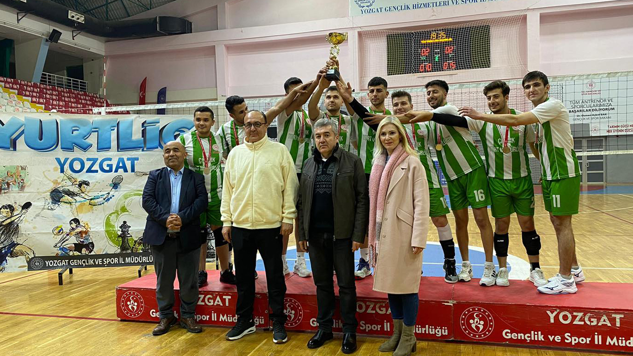 Yozgat’ta Yurtlar Arası Erkekler Voleybol Finali Nefes Kesti