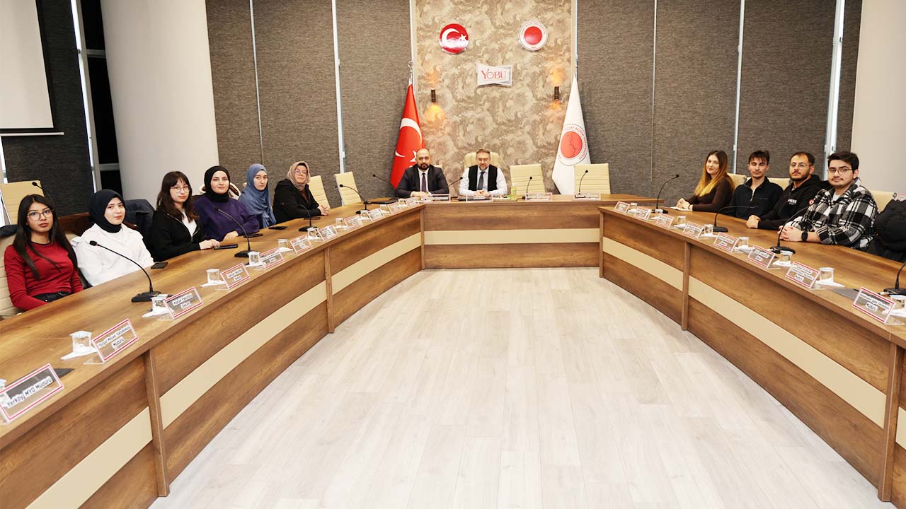 Yozgat Bozok Üniversitesi Rektörü Her Yerde!