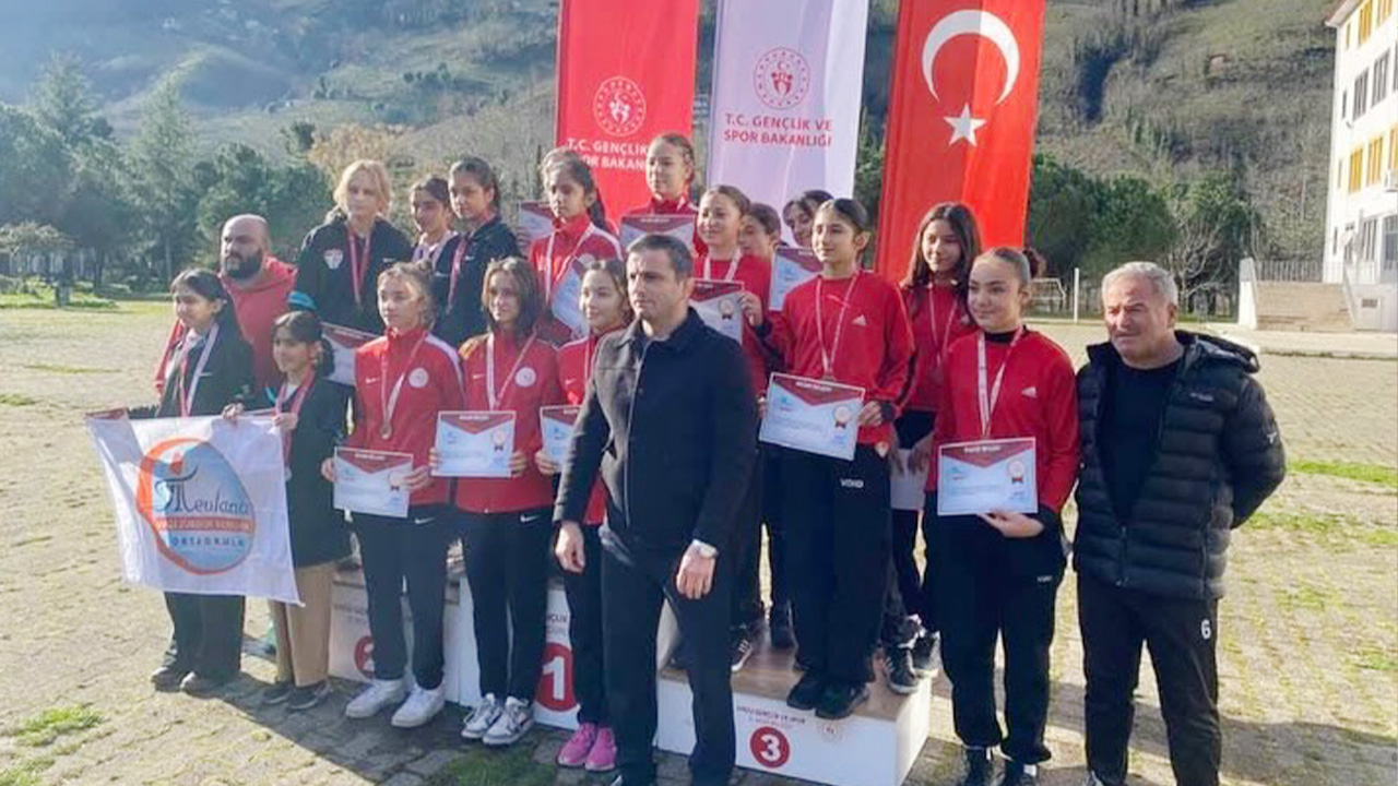 Yozgatlı Yıldız Kızlardan büyük başarı