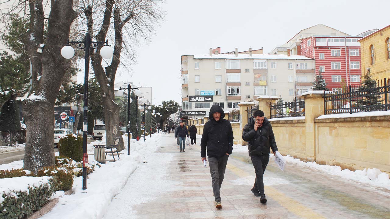 Yozgat Çamlık Medya Sordu: Yozgat’ta Yaşanan Susuzluğu Nasıl Değerlendiriyorsunuz?