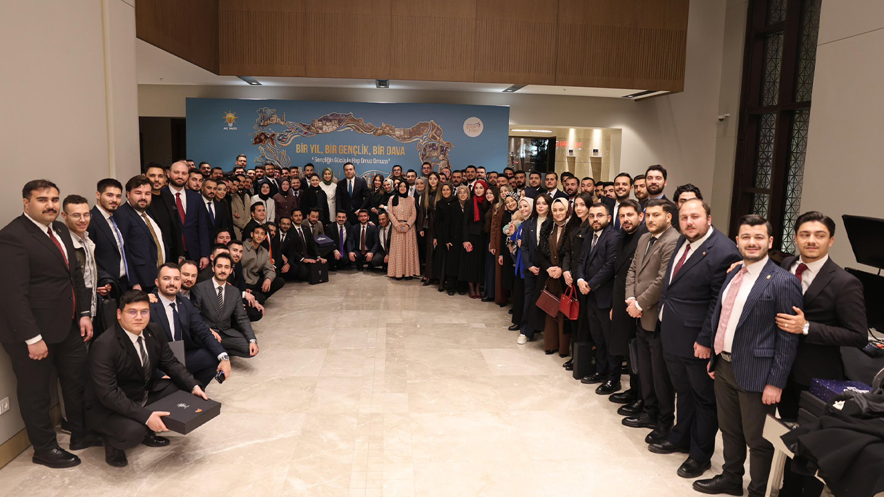 Yozgatlı siyasetçi bir gençlik hareketinin lideri: bir yıl nasıl da geçti!