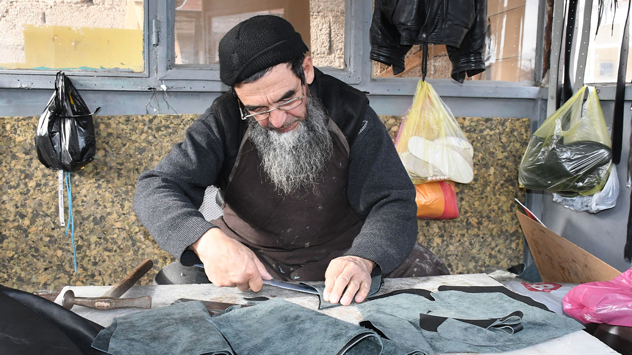 Yozgat’ta Kırgızların Deri İşlemeciliği Yok Olma Tehlikesiyle Karşı Karşıya