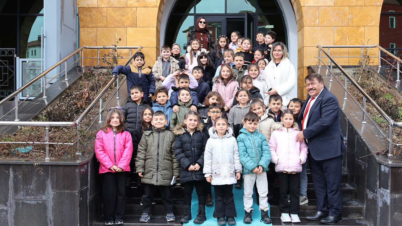 Saraykent’te Minik Öğrencilerden Belediye Başkanı Ahmet Köroğlu’na Ziyaret