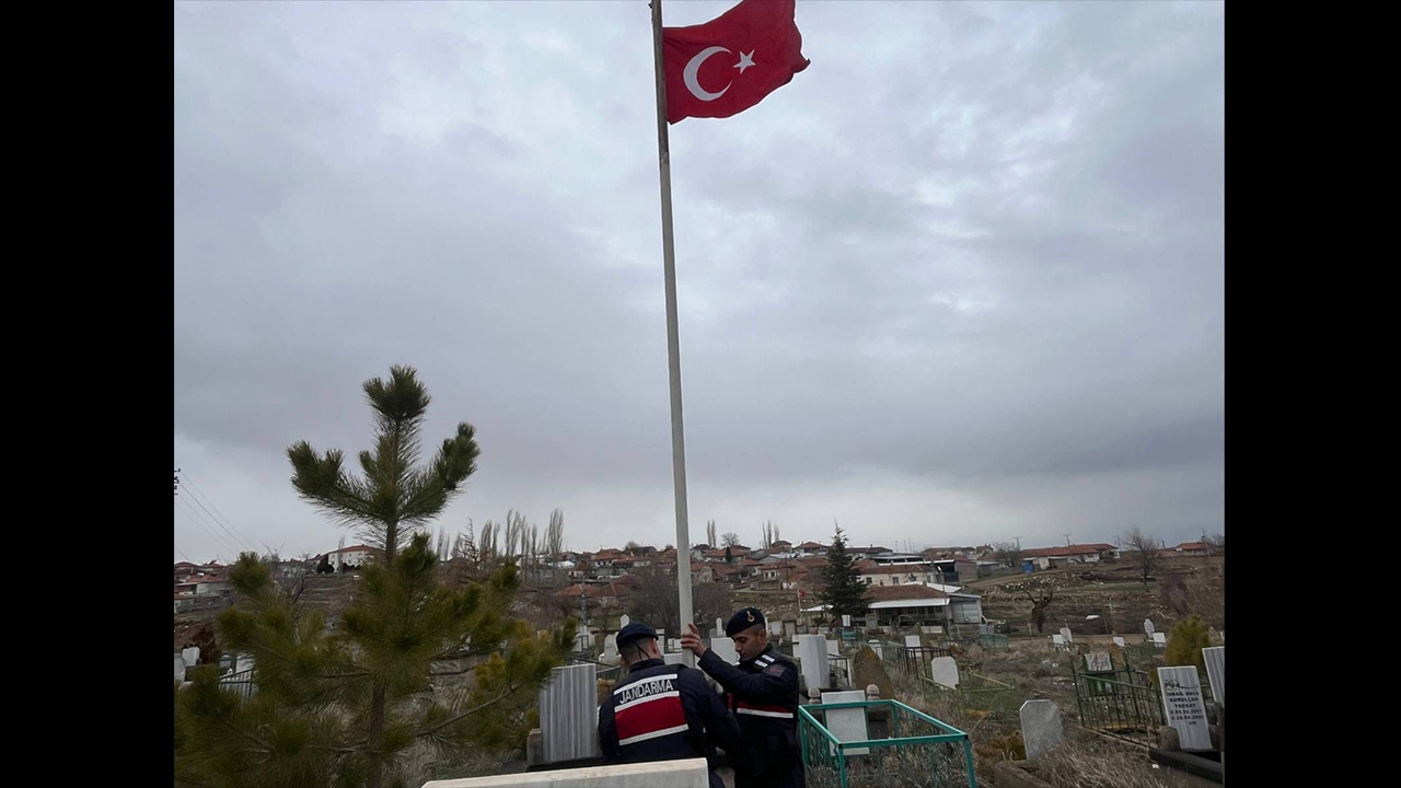 Boğazlıyan Jandarmasından Şehit Mezarına Anlamlı Dokunuş
