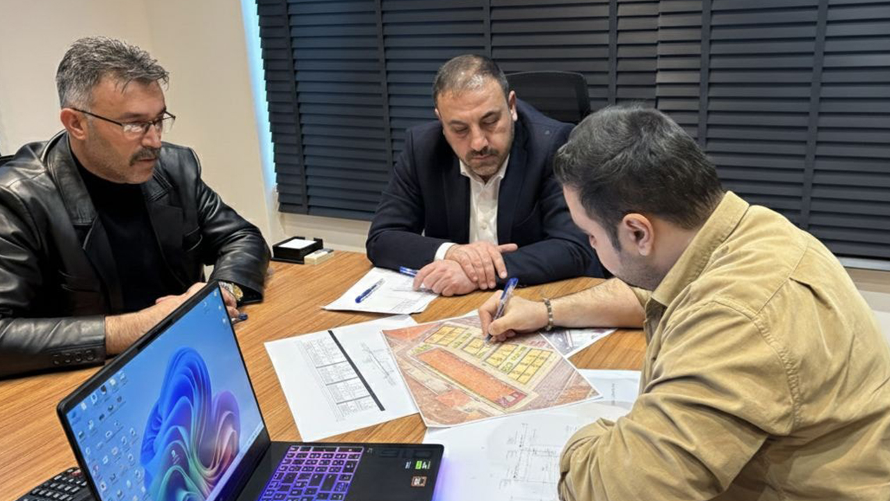 Çiçekdağı’nda Yeni İlçe Meydanı Projesi Başladı: İlçenin Çehresi Değişiyor