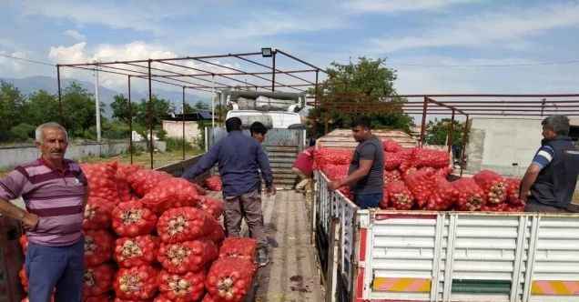 Kuşadası Belediyesi’nden çiftçiye yardım eli