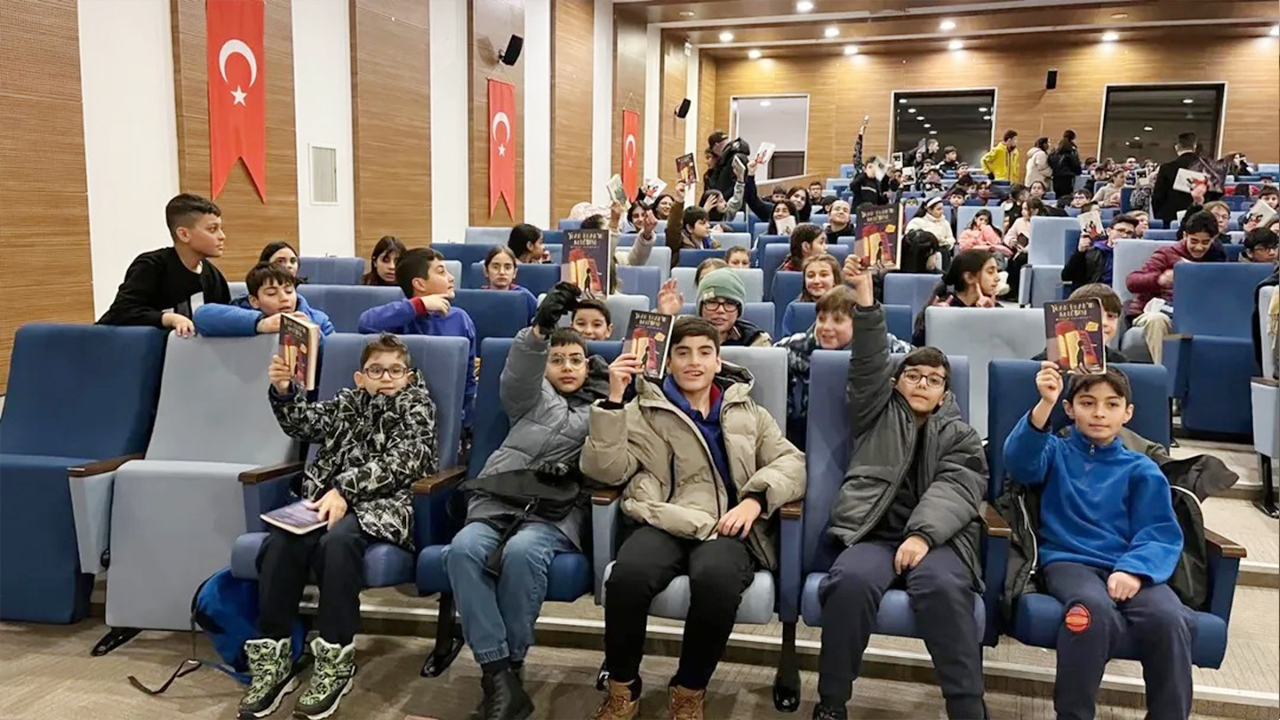 Yozgat’ta Edebiyat Rüzgarı: Kınalı Hasan Ortaokulu Öğrencileri Yazar Miyase Sertbarut ile Buluştu