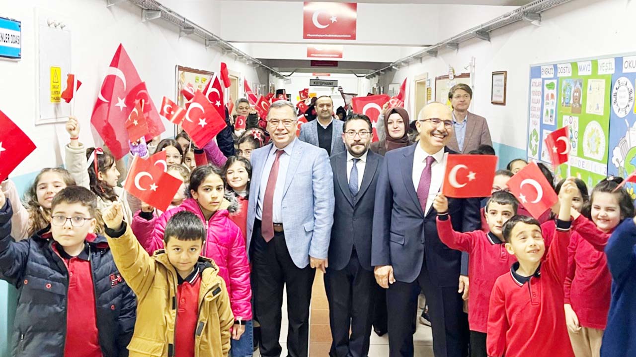 Yozgat’ta Okullarda İkinci Dönem Coşkusu: Ders Zili Bayrak Sevgisiyle Çaldı