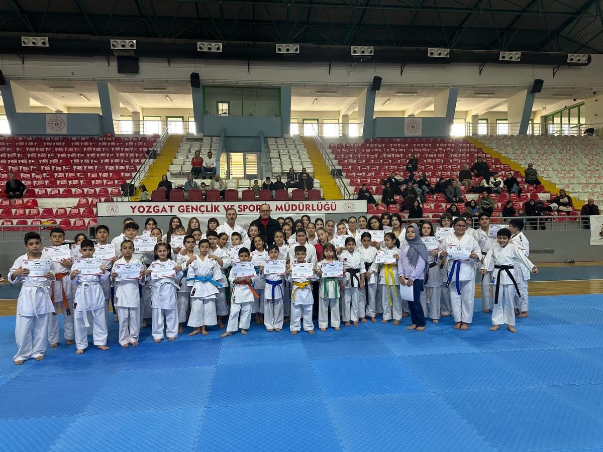 Yozgat Rıza Kayaalp Spor Salonu’nda Karate Kuşak Sınavı Heyecanı