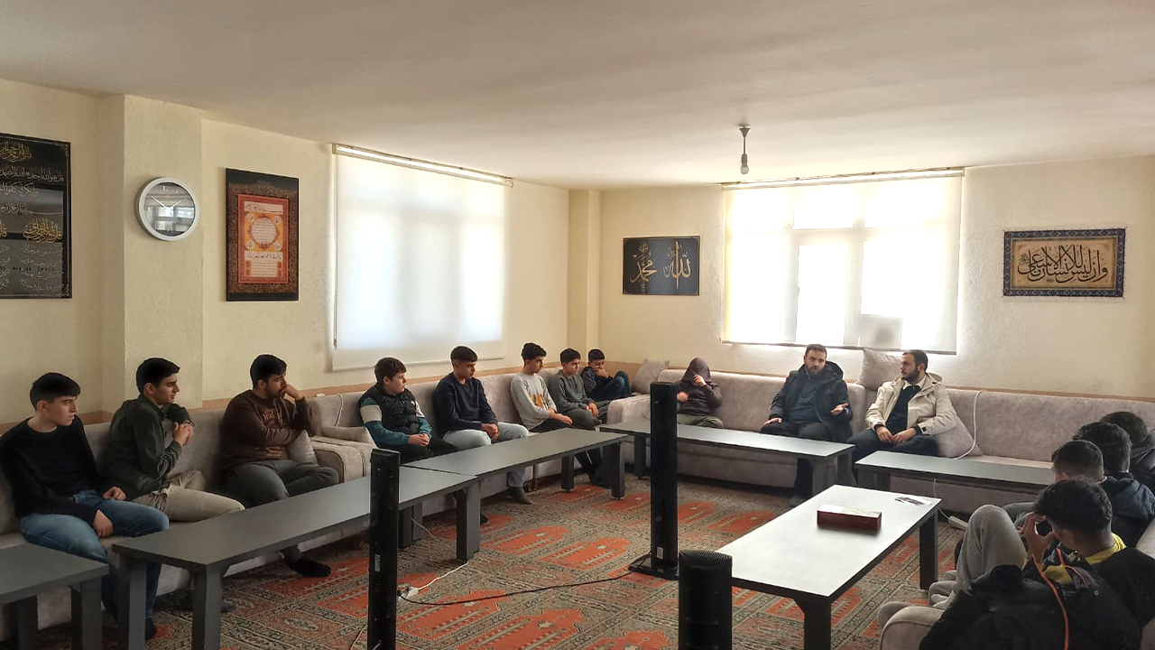 Yenifakılı’da Cami Gençlik Buluşması