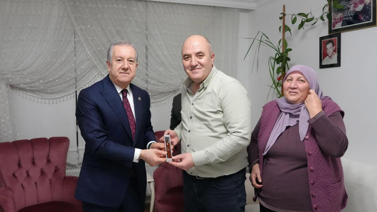 MHP'li Sadir Durmaz İftarını Şehit Ailesiyle Yaptı
