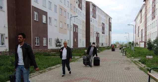Bingöl’de karantina yurdunda kalan 148 kişi memleketlerine uğurlandı