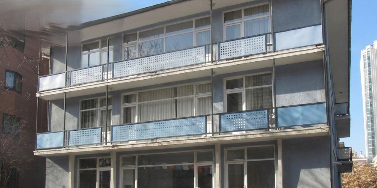 Ankara’nın Hafızası Tehlikede: Mavi Apartman Kentsel Dönüşüm Kıskacında