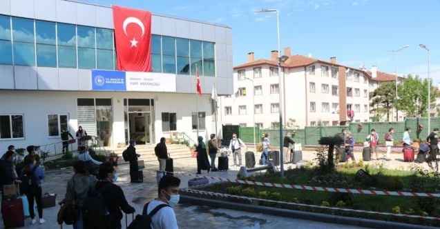 Karantina süreleri dolan 655 vatandaş Sakarya’dan evlerine uğurlandı