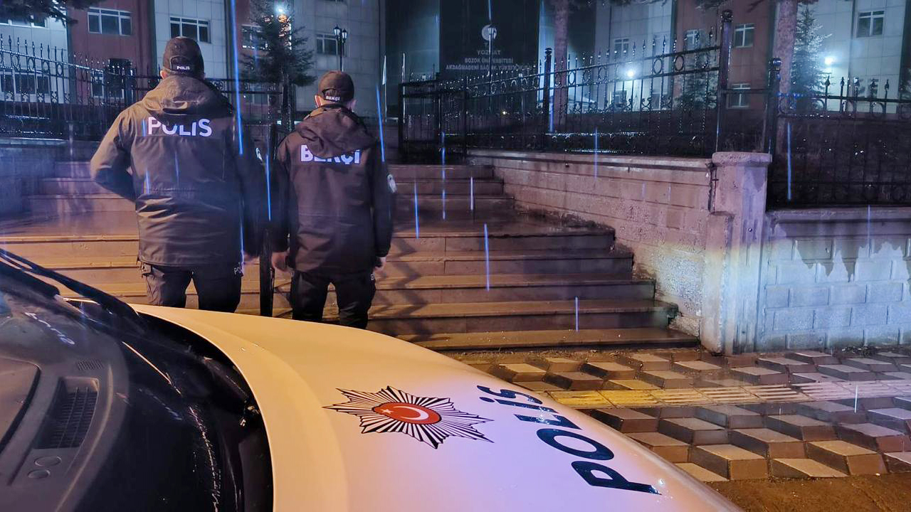 Akdağmadeni ve Şefaatli’de Okul ve Yurt Çevrelerinde Narkotik Uygulaması