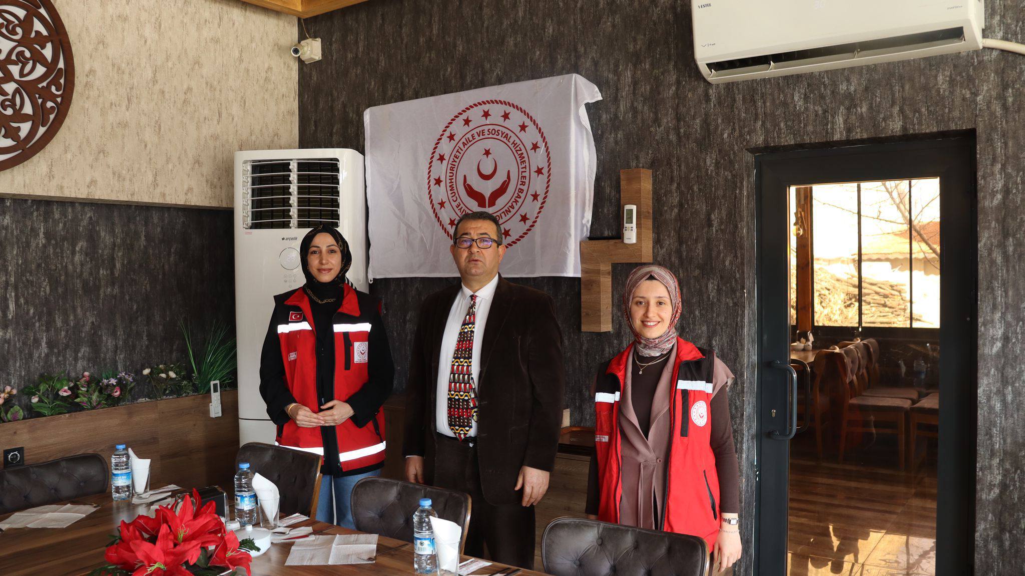 Akdağmadeni’nde Başarılı Öğrencilere Sömestr Performans Yemeği