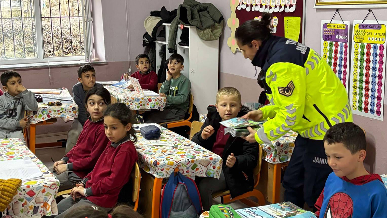 Akdağmadeni’nde Öğrencilere Trafik Eğitimi