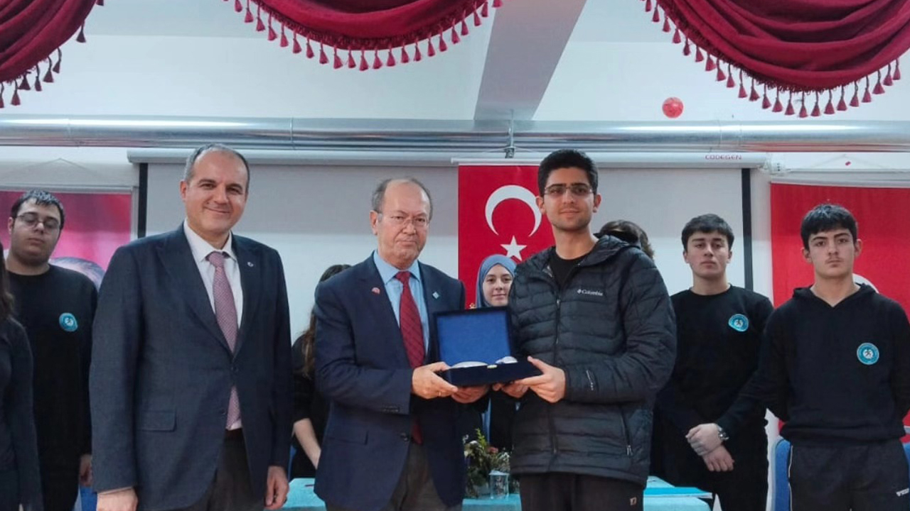Gazeteci-Yazar Yusuf Kaplan Pursaklar Fen Lisesi’nde Öğrencilerle Buluştu