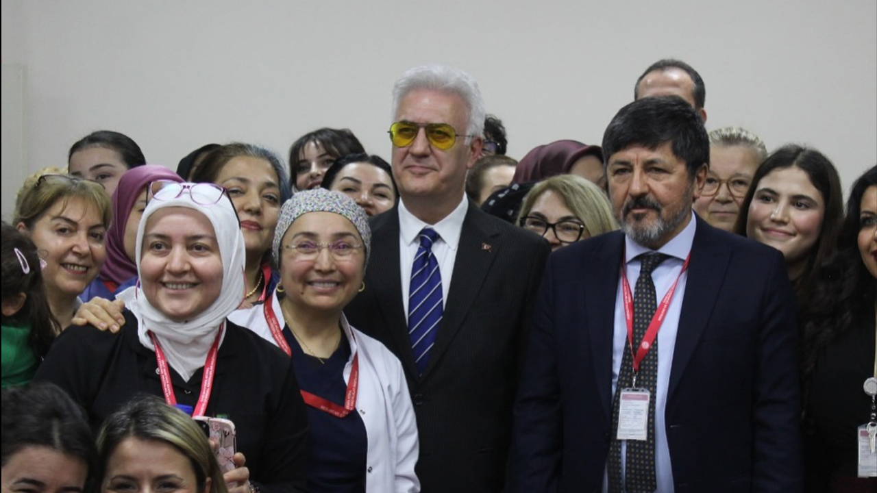 Tamer Karadağlı’dan Ankara’da Sağlık Çalışanlarına Moral Ziyareti