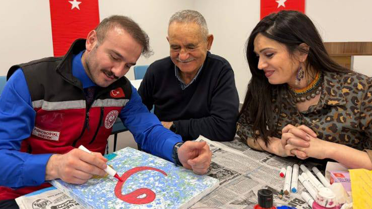 Yozgat’ta Ebru Kursları Devam Ediyor