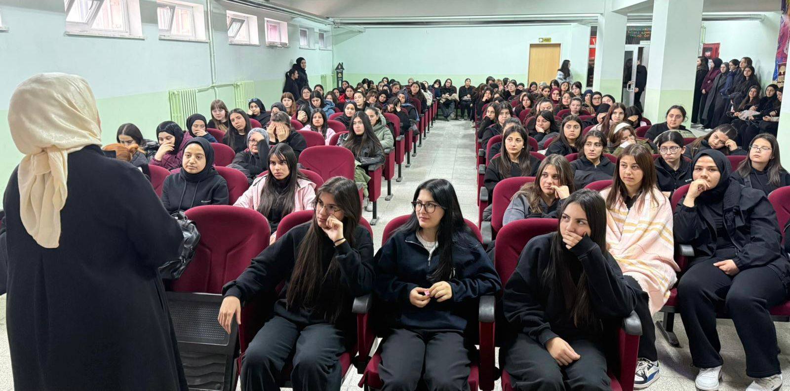 Sarıkaya Anadolu Lisesi’nde Ramazan Konulu Sohbet
