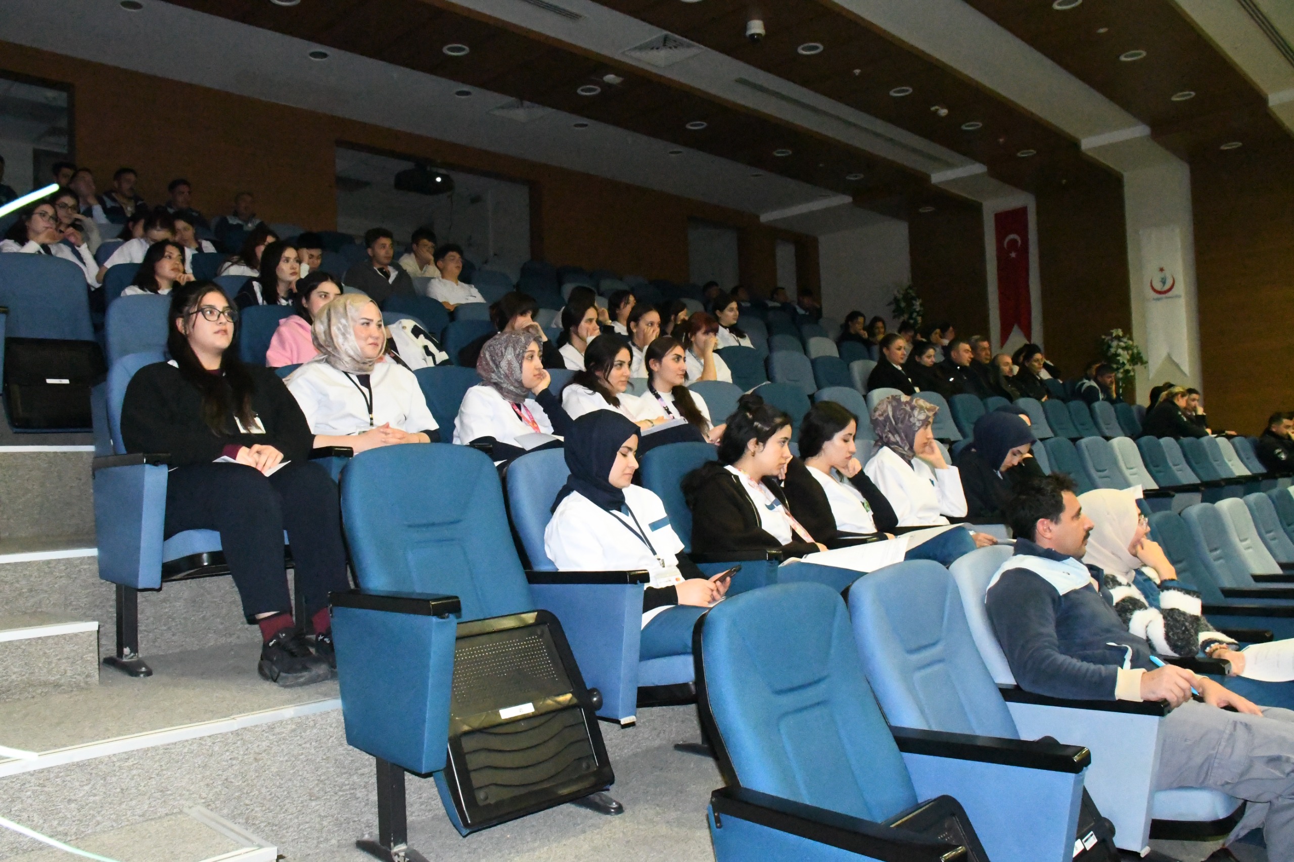 Yozgat Şehir Hastanesi’nden Sigara Bırakma Konferansı