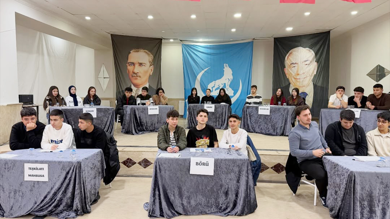 Sorgun’da 2. Fırat Yılmaz Çakıroğlu Liseler Arası Bilgi Yarışması yoğun katılımla gerçekleşti