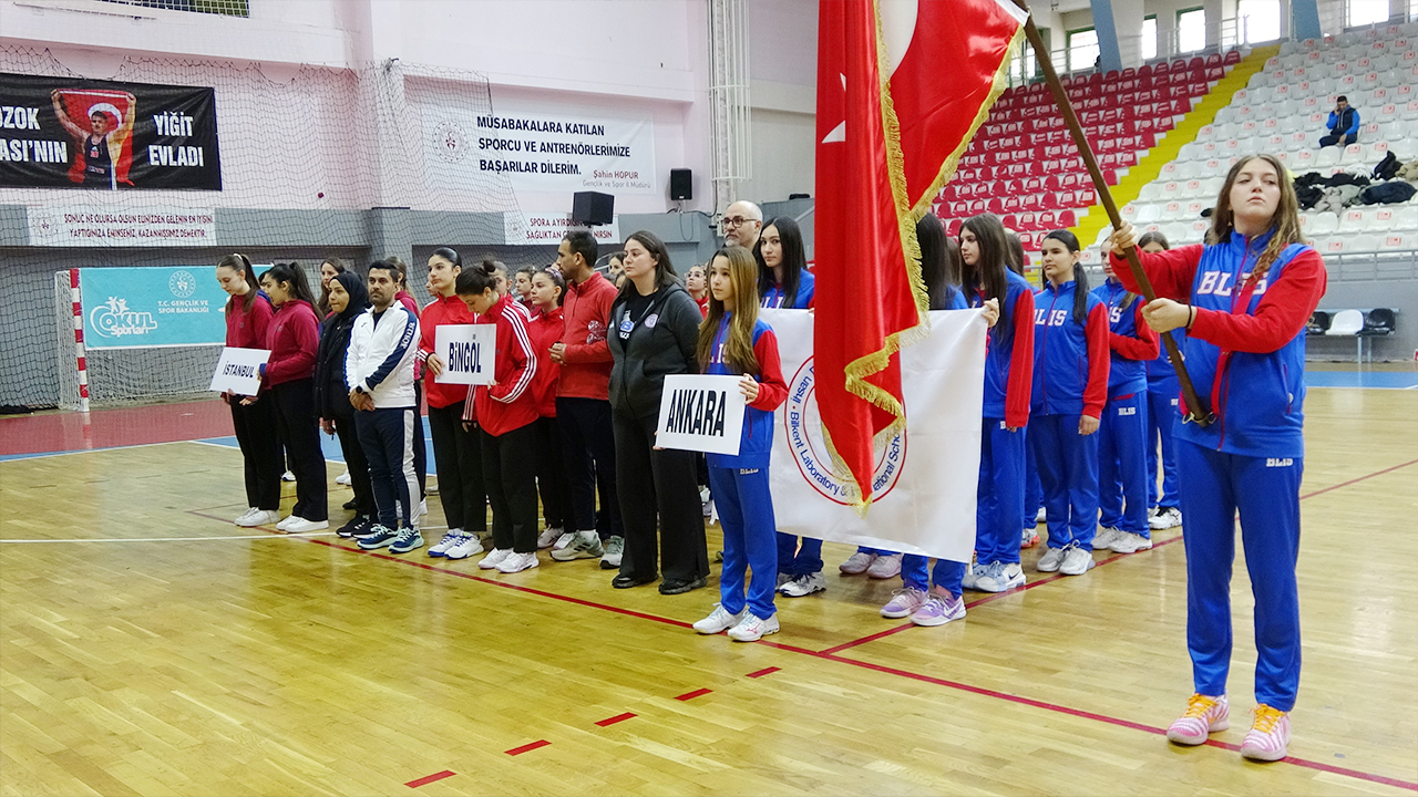 Yozgat’ta Voleybol Yıldızlar Türkiye Yarı Final Heyecanı Başladı