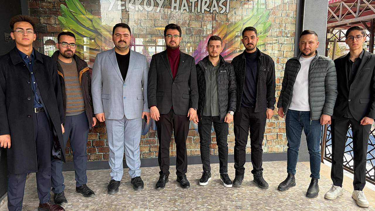 AK Parti Yerköy Gençlik Kolları’nda Görev Değişimi: Ömer Özgür Öndeş Başkanlığa Atandı