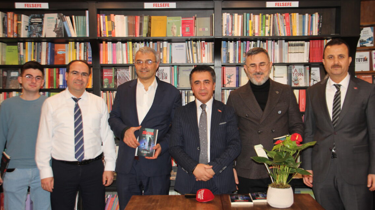 Ankara’da Edebiyat Rüzgarı: Şerafettin Yıldız Okurlarıyla Buluştu