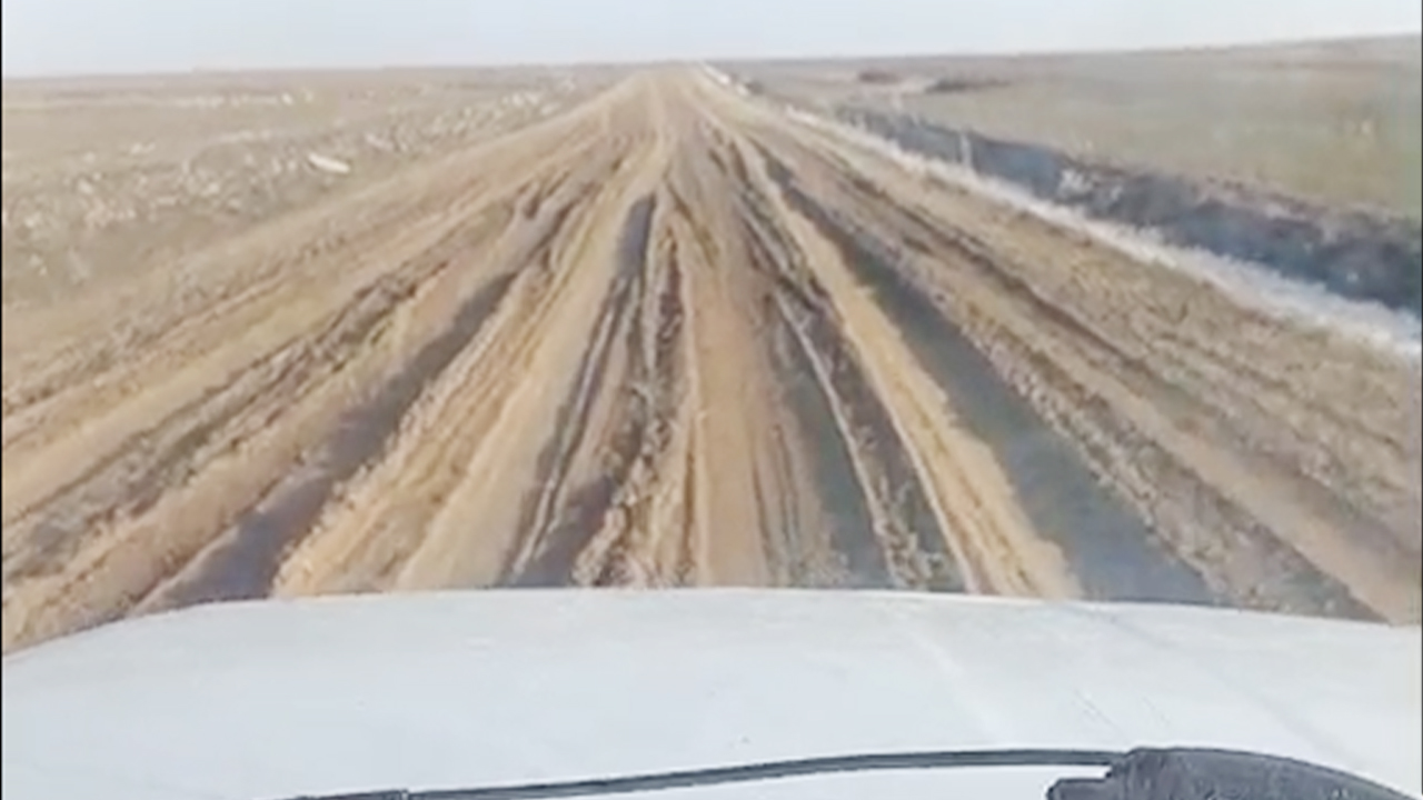 Yenifakılı’da 6 Kilometrelik Yol yapılmayı bekliyor!