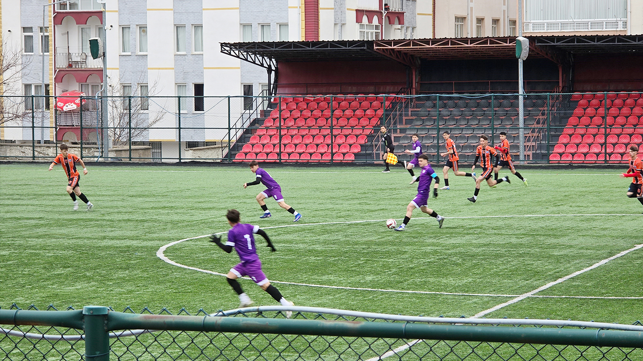 Yozgat’ta Okul Sporları Futbol Gençler Grup Müsabakaları Başladı