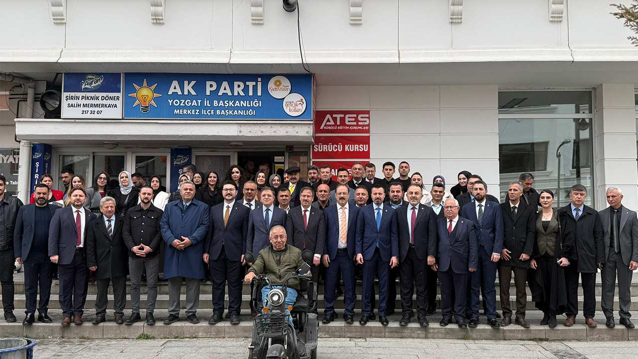 Yozgat’ta Siyasi Partiler Bayramda Buluştu: AK Parti ve MHP’de Yoğun Katılımlı Bayramlaşma
