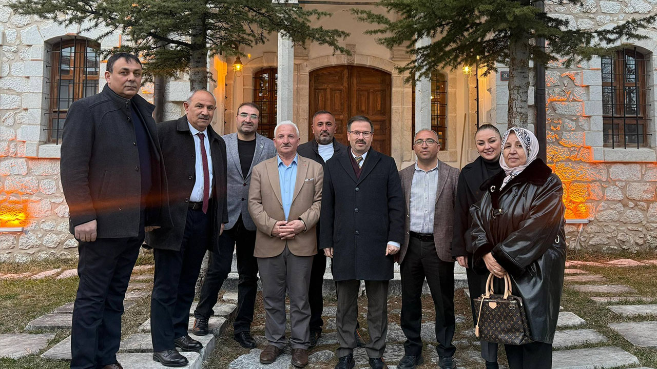 Ak Parti Akdağmadeni Teşkilatı İftar Sofrasında Bir Araya Geldi