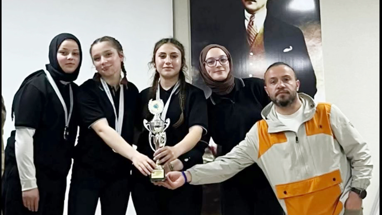 Çekerek Rafting’de Türkiye Şampiyonu: Munzur Çayı’ndan Yozgat’a Altın Madalya