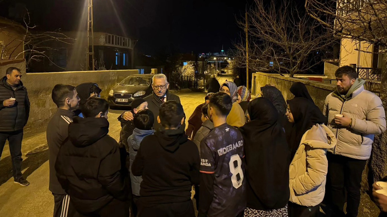 Yozgat Belediye Başkanı Kazım Arslan Teravih Sonrası Çocuklarla buluştu