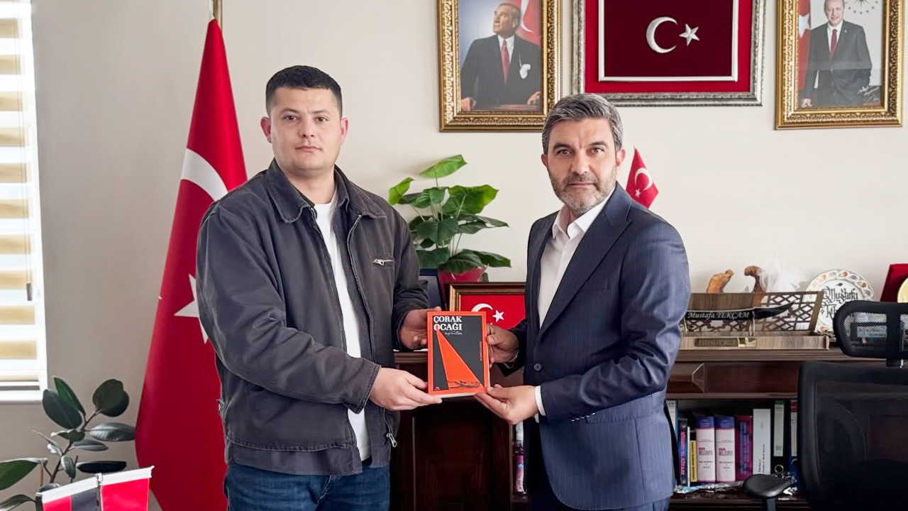 Aydıncık’ta Edebiyat Rüzgarı: Belediye Personeli Hasan Ali Koçak’ın "Çorak Ocağı" Kitabı Çıktı