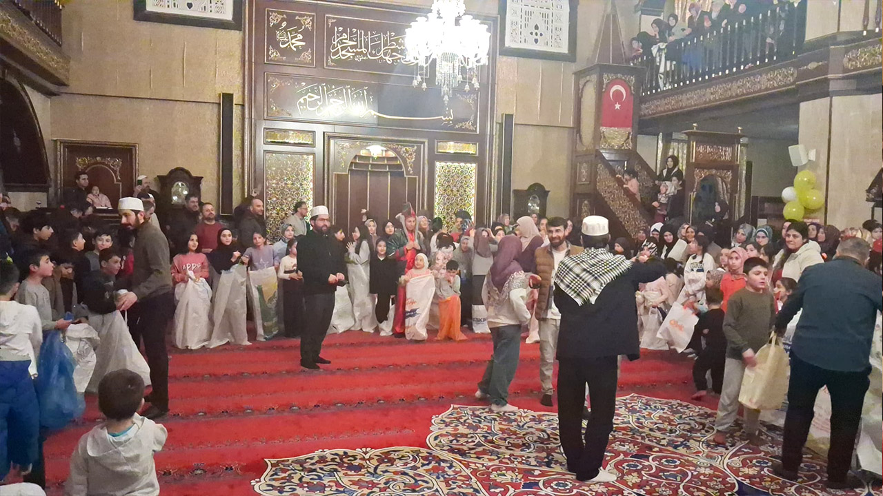 Yozgat’ta Çocukların Ramazan Sevinci Camiye Sığmadı