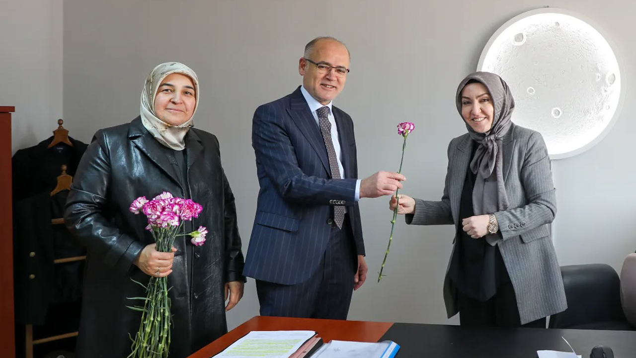 Çekerek Belediyesi’nden Kadın Çalışanlara Anlamlı Kutlama