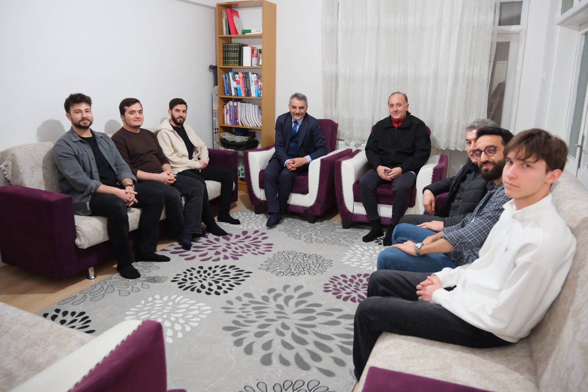 Yozgat’ta devlet öğrencinin yanında: Tıp öğrencilerine moral oldu!