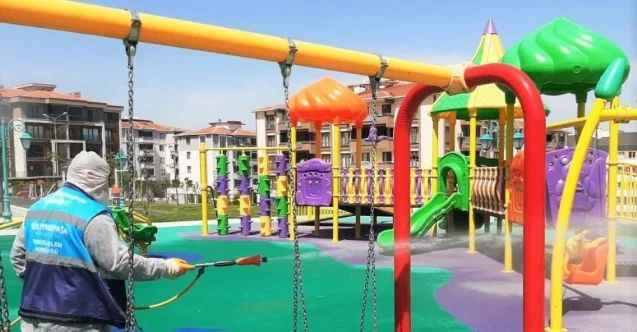 Sokağa çıkma izni öncesi çocuk parkları dezenfekte edildi
