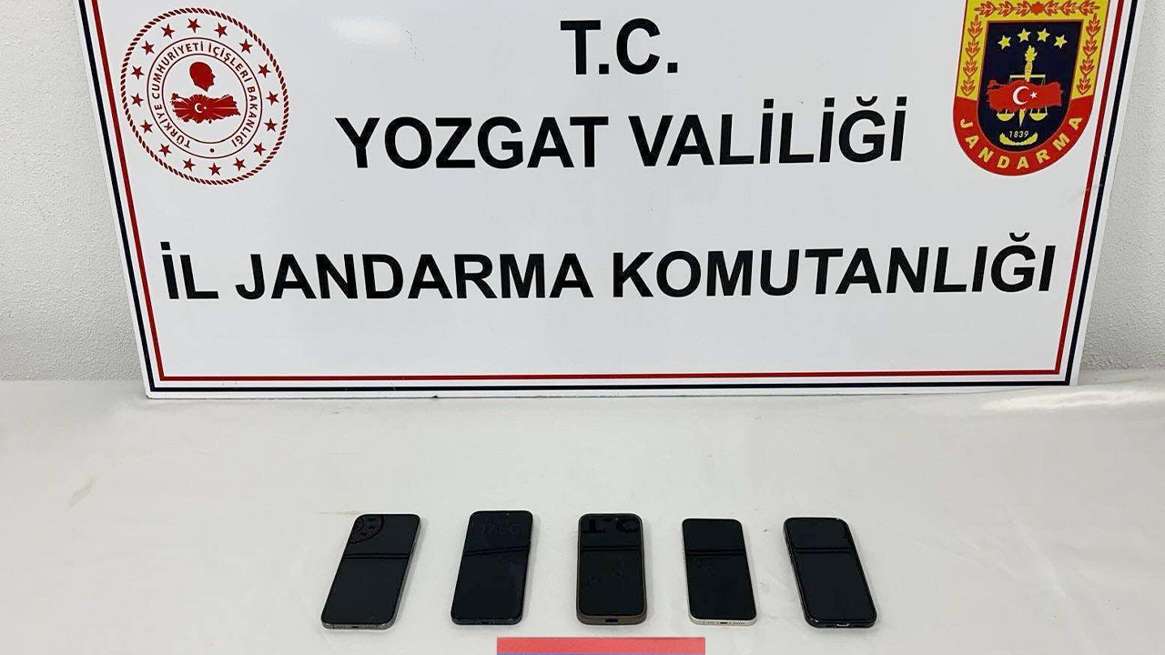 Yozgat’ta Kaçak iPhone Operasyonu: Yolcu Otobüsünde Ele Geçirildi!