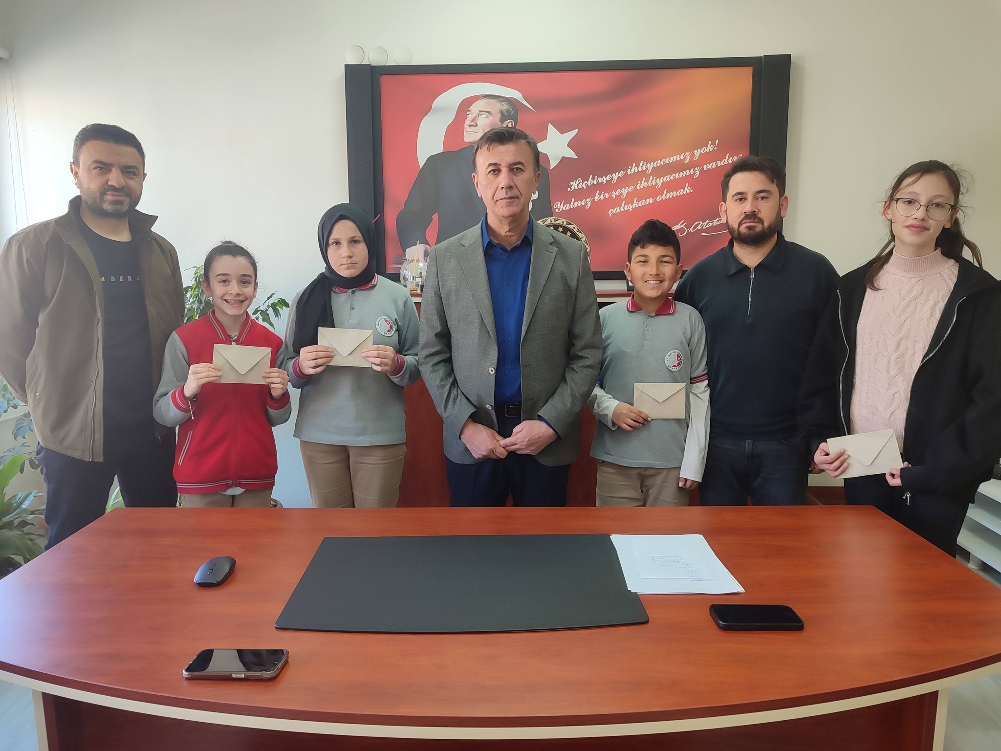 Kadışehri Belediye Başkanı Davut Karadavut’tan Siyer-i Nebi Yarışmasında Dereceye Giren Öğrencilere Ödüllendirdi