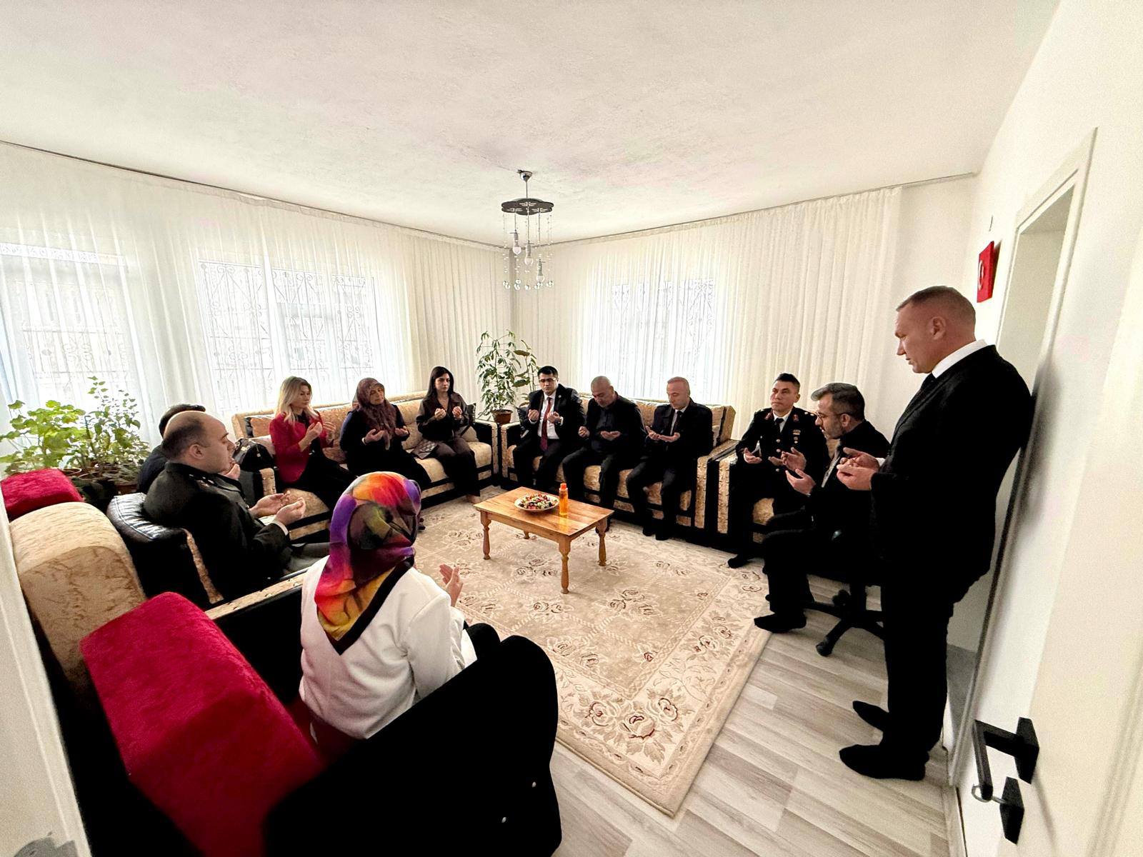 Akdağmadeni Kaymakamı Cafer Kaymakçı’dan Şehit Ailesine Bayram Ziyareti