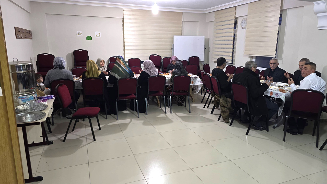 Yozgat Sarıkaya Kur’an kursunda iftar proğramı