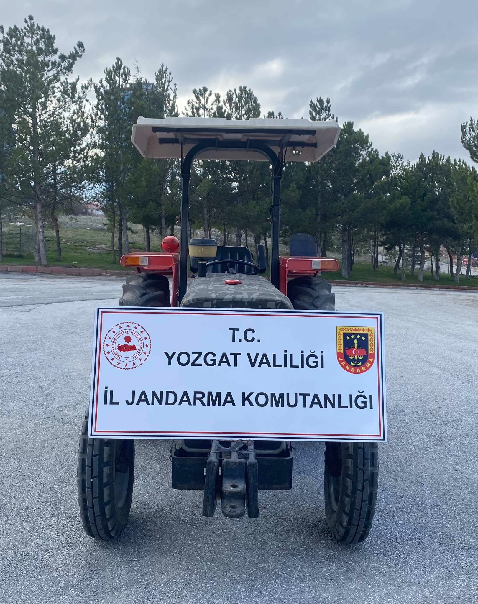 Yozgat’ta Çalıntı Traktör Operasyonu! Garajda Saklanan Araç Ele Geçirildi