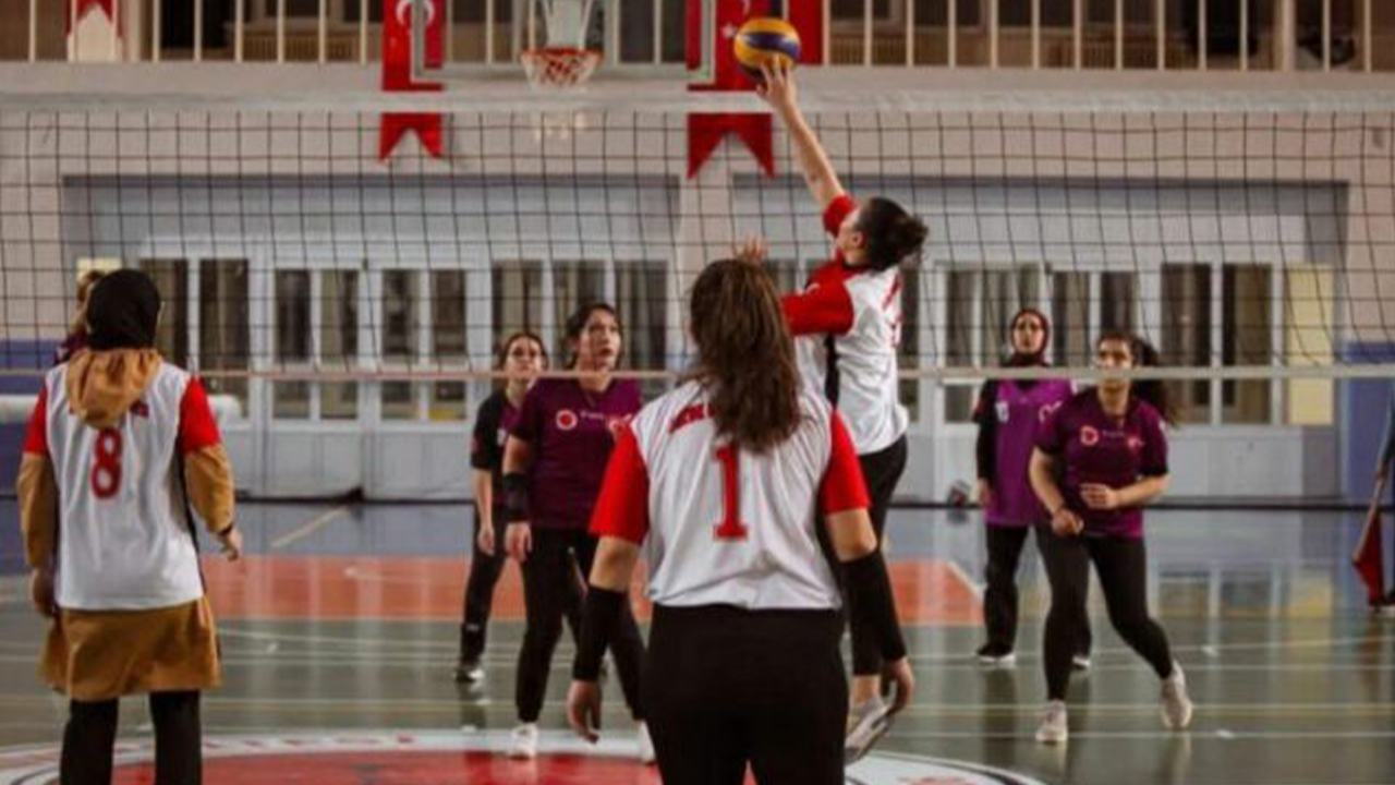 Yozgat Bozok Üniversitesi’nde Fakülteler Arası Kadınlar Voleybol Akşam Ligi Başlıyor