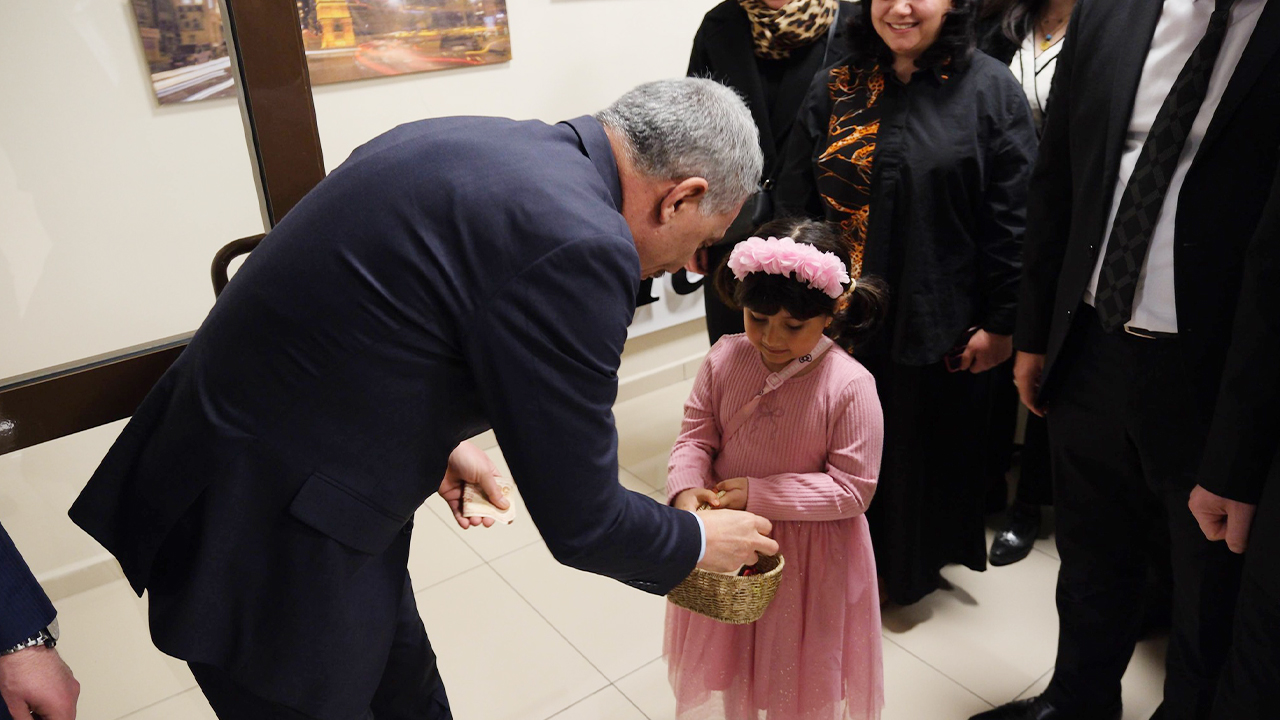 Yozgat’ta Gönül Köprüleri Kuruldu: Protokol ve Vatandaş Bayramda Bir Arada!